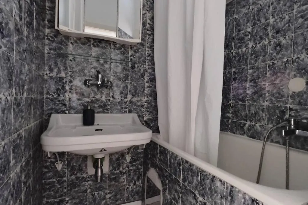 Vienna: Cozy 2-Room Apt. 0*, Vienna Austria
