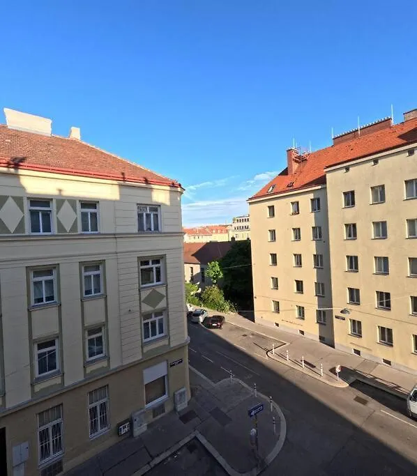 Vienna: Cozy 2-Room Apt. 0*, Vienna Austria