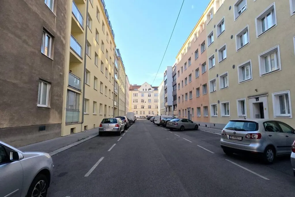 Vienna: Cozy 2-Room Apt. 0*, Vienna Austria
