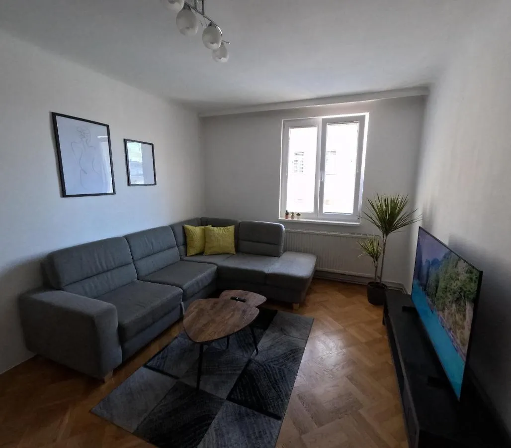 Vienna: Cozy 2-Room Apt.