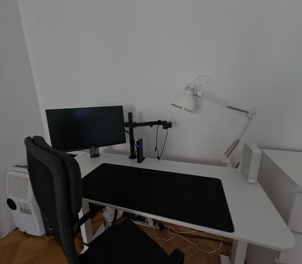 Vienna: Cozy 2-Room Apt. 0*, Vienna